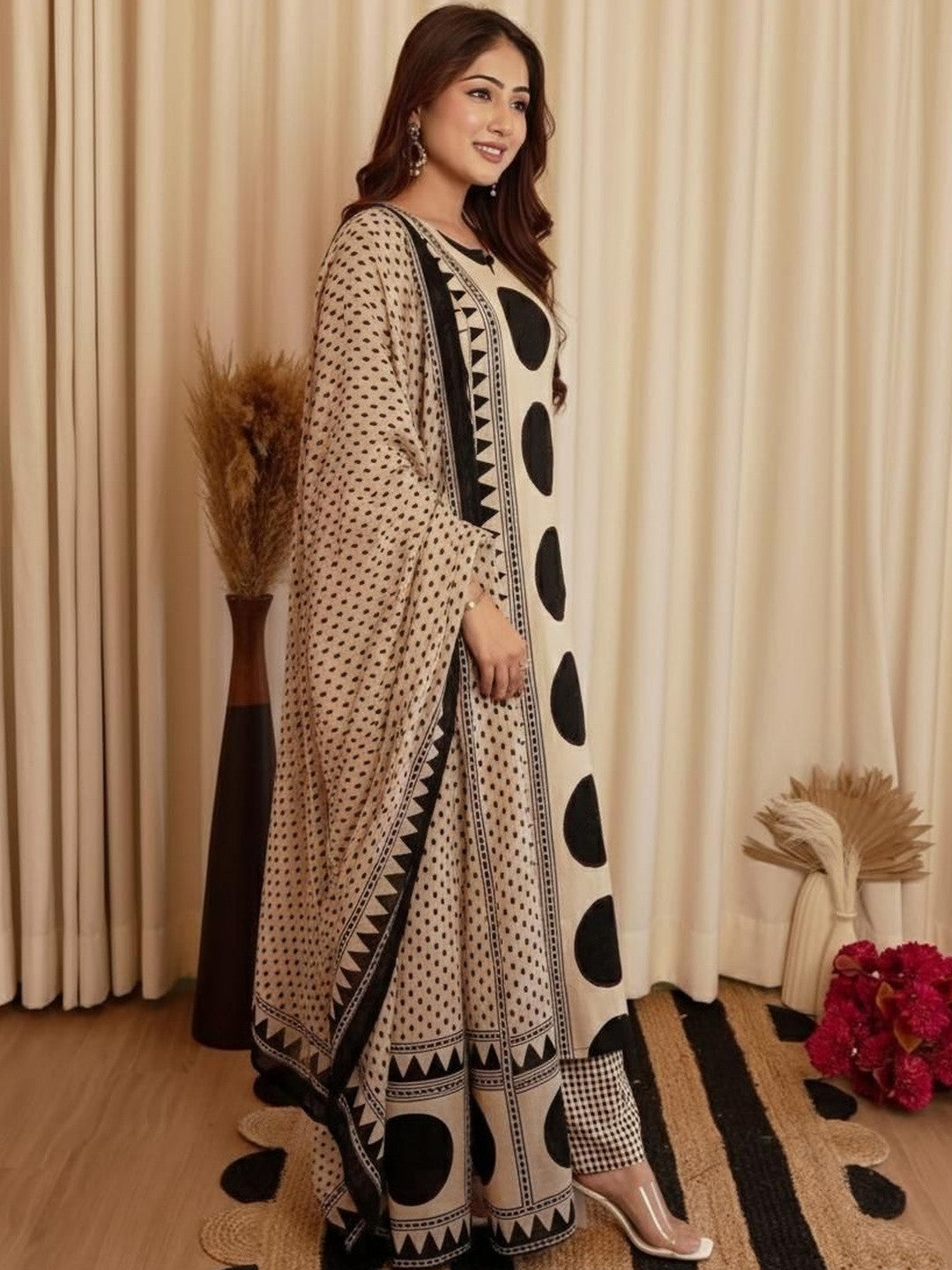 Dhurandhar Printed Straight Kurta Set with Dupatta and Pants - Beige & Black - 3XL - VELZARA