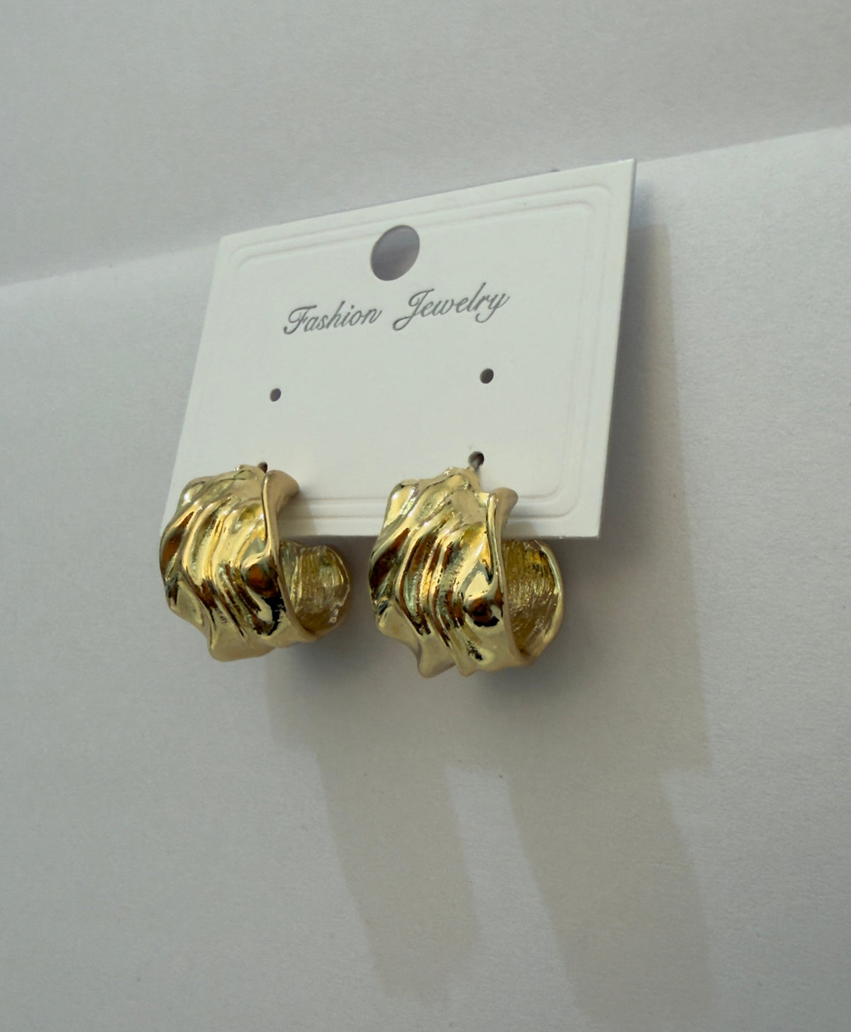 Aurelia Scallop Hoops