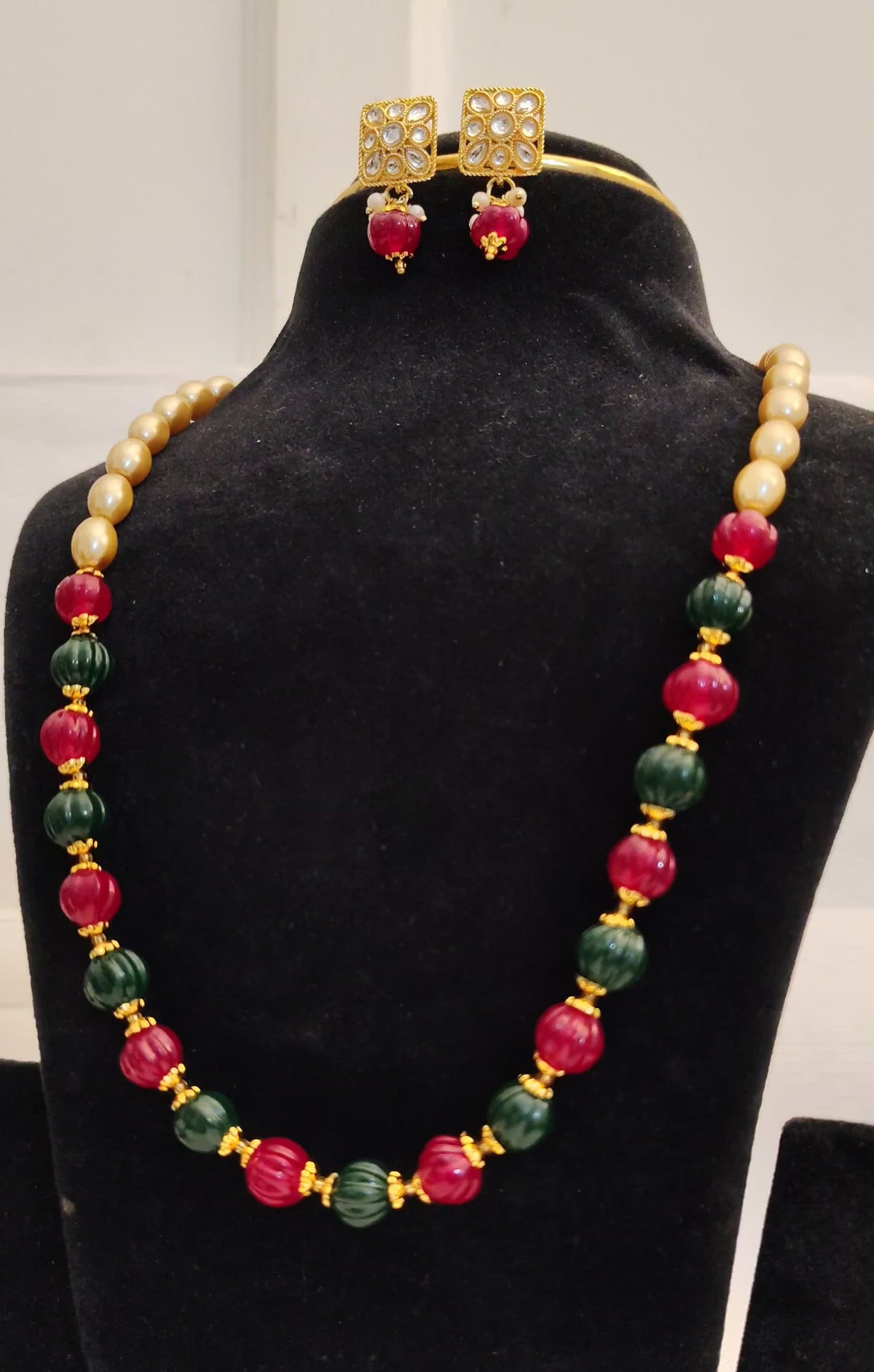 Ruby Red & Emerald Green Fluted Beads Necklace - view 2
