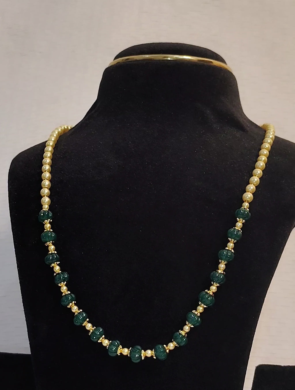 Emerald and Cream Pearl Beaded Mala Necklace - view 2
