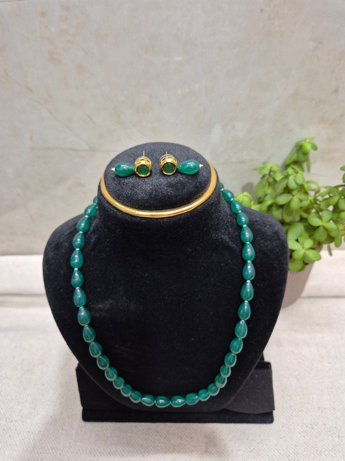 Green Drop Beads Necklace And Golden Metal Earrings - view 2