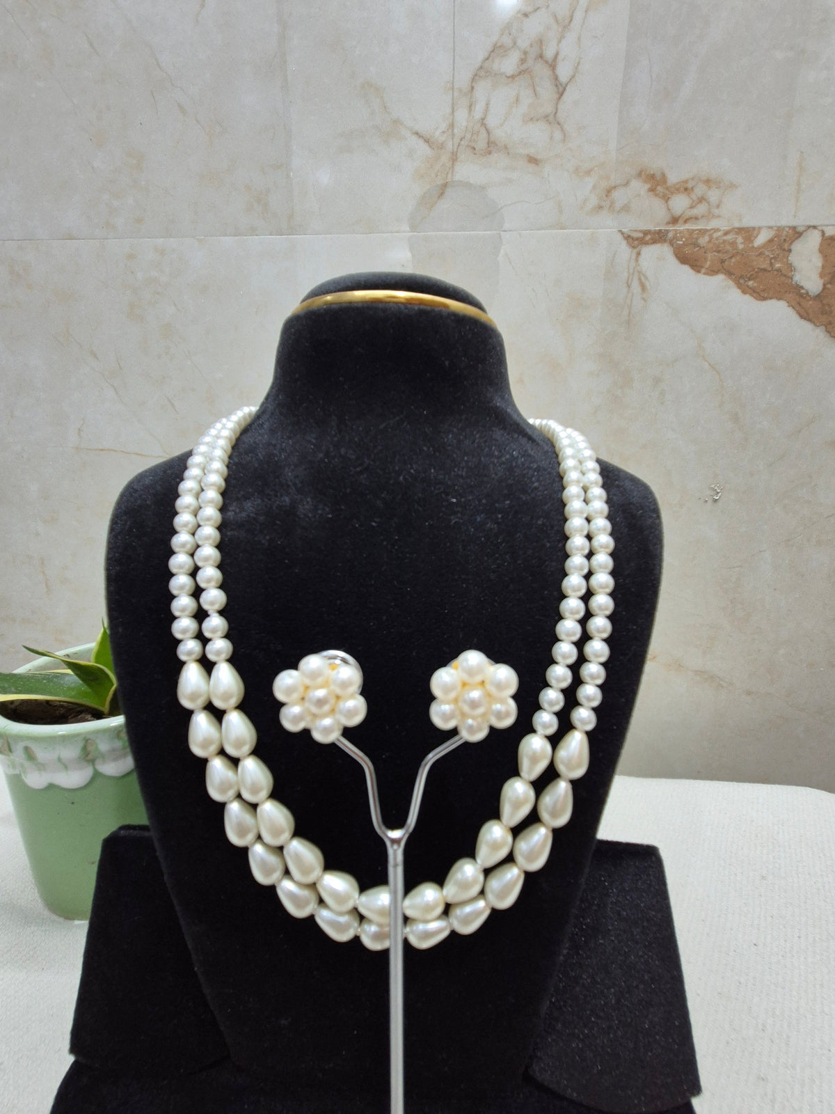 White Pearl Necklace, Round and Drop Shaped Pearls. - view 2