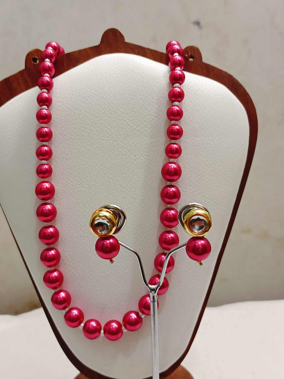 Bright Red Pearl Necklace With Golden Metal Earrings - view 2