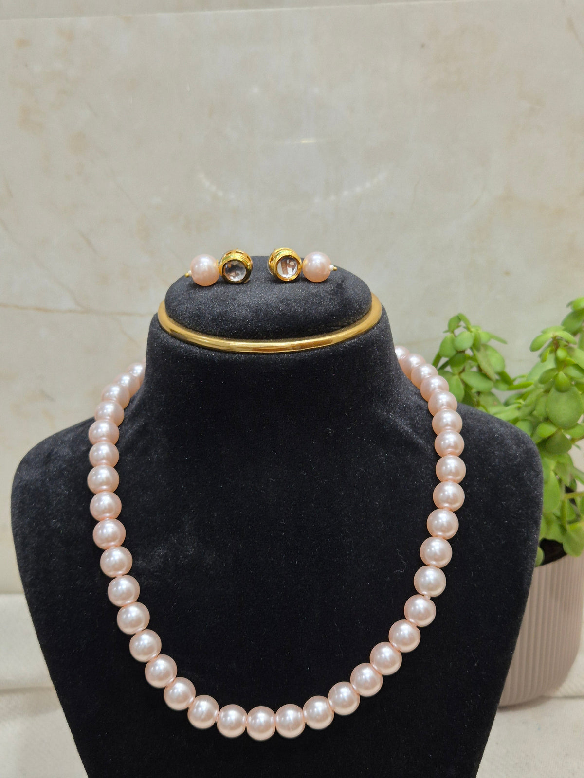 Pink Pearl Necklace With Golden Metal Earrings